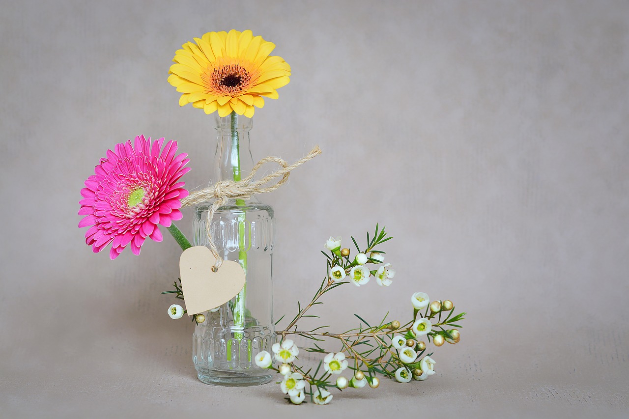 Beautiful DIY Vases to Adorn Your Space